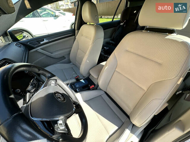 Синій Фольксваген e-Golf, об'ємом двигуна 0 л та пробігом 41 тис. км за 15300 $, фото 8 на Automoto.ua