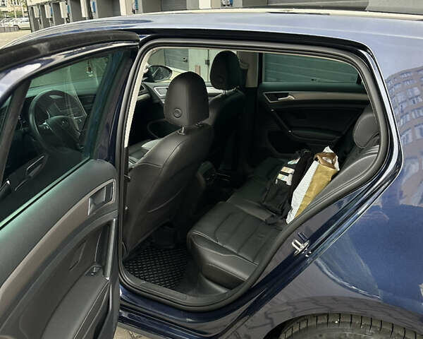 Синий Фольксваген e-Golf, объемом двигателя 0 л и пробегом 70 тыс. км за 12700 $, фото 20 на Automoto.ua