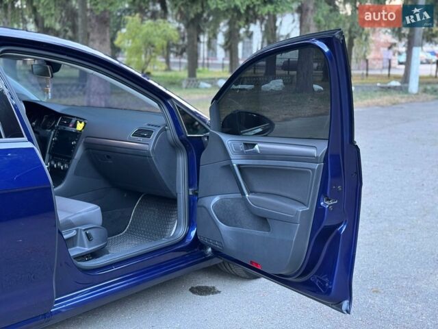 Синій Фольксваген e-Golf, об'ємом двигуна 0 л та пробігом 86 тис. км за 13200 $, фото 21 на Automoto.ua