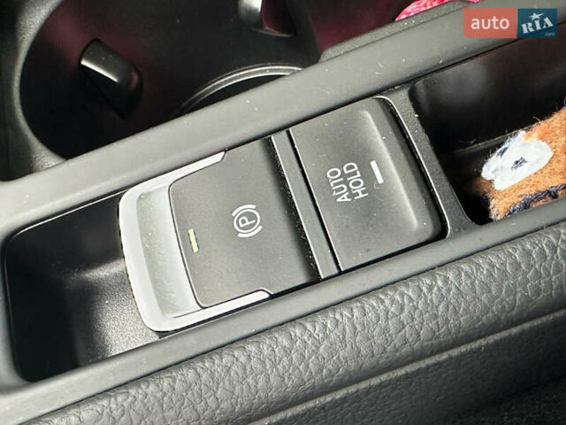 Синий Фольксваген e-Golf, объемом двигателя 0 л и пробегом 70 тыс. км за 12700 $, фото 32 на Automoto.ua