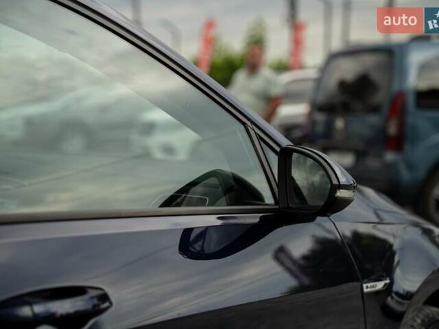 Синий Фольксваген e-Golf, объемом двигателя 0 л и пробегом 110 тыс. км за 15300 $, фото 21 на Automoto.ua