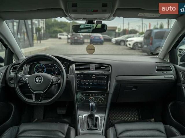 Синий Фольксваген e-Golf, объемом двигателя 0 л и пробегом 110 тыс. км за 15300 $, фото 28 на Automoto.ua