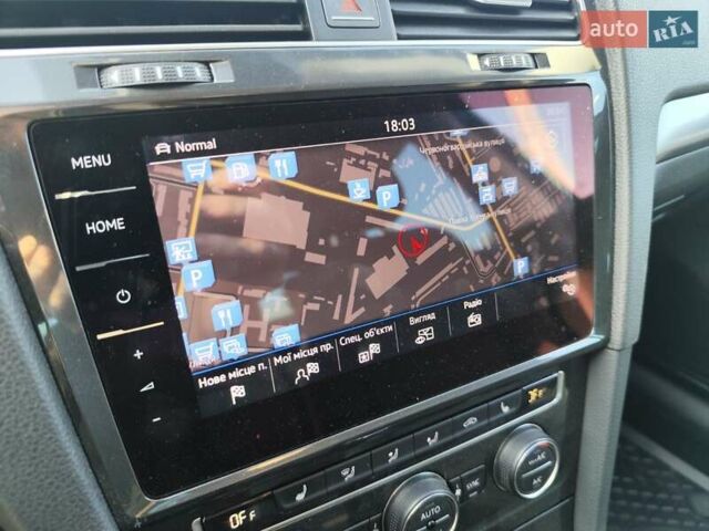 Синий Фольксваген e-Golf, объемом двигателя 0 л и пробегом 104 тыс. км за 14599 $, фото 27 на Automoto.ua