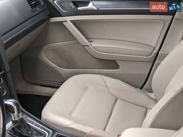 Синій Фольксваген e-Golf, об'ємом двигуна 0 л та пробігом 110 тис. км за 13000 $, фото 17 на Automoto.ua