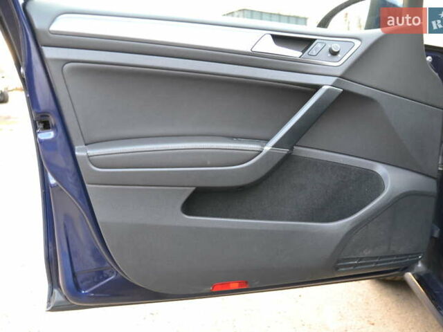 Синий Фольксваген e-Golf, объемом двигателя 0 л и пробегом 108 тыс. км за 12999 $, фото 15 на Automoto.ua