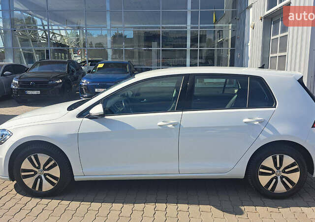 Синий Фольксваген e-Golf, объемом двигателя 0 л и пробегом 62 тыс. км за 13750 $, фото 6 на Automoto.ua