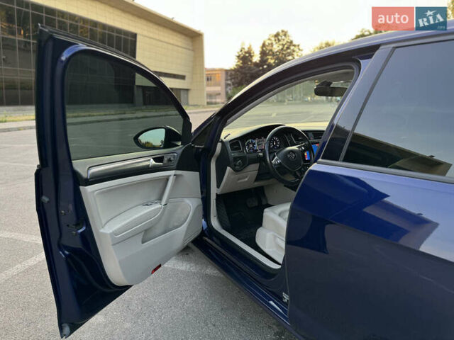 Синій Фольксваген e-Golf, об'ємом двигуна 0 л та пробігом 122 тис. км за 15800 $, фото 10 на Automoto.ua