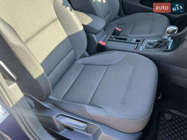 Синий Фольксваген e-Golf, объемом двигателя 0 л и пробегом 137 тыс. км за 14200 $, фото 37 на Automoto.ua