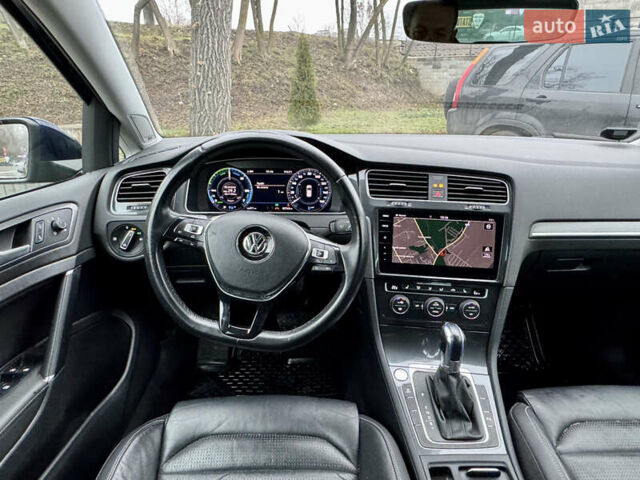 Синий Фольксваген e-Golf, объемом двигателя 0 л и пробегом 83 тыс. км за 13900 $, фото 18 на Automoto.ua