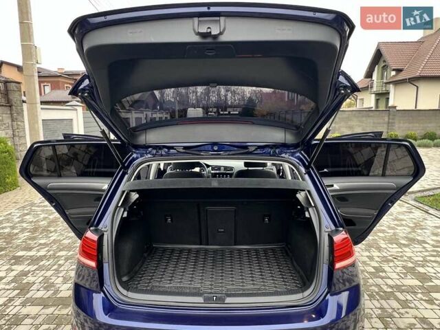 Синій Фольксваген e-Golf, об'ємом двигуна 0 л та пробігом 130 тис. км за 12970 $, фото 71 на Automoto.ua