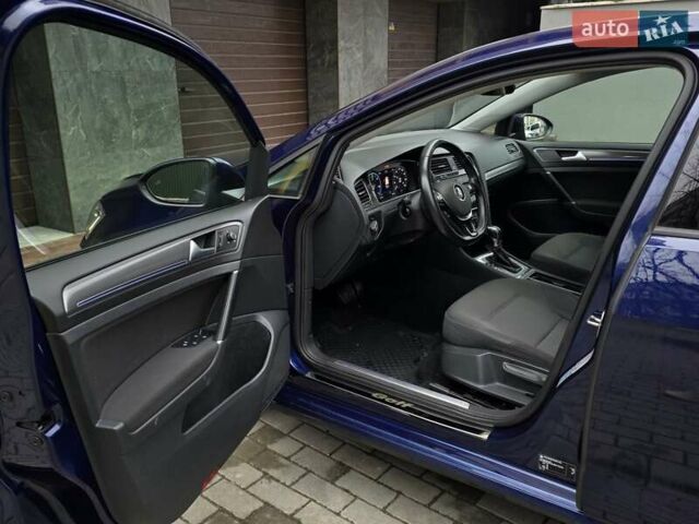 Синий Фольксваген e-Golf, объемом двигателя 0 л и пробегом 140 тыс. км за 11750 $, фото 19 на Automoto.ua