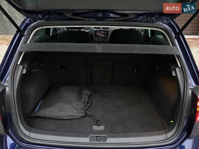 Синий Фольксваген e-Golf, объемом двигателя 0 л и пробегом 140 тыс. км за 11750 $, фото 30 на Automoto.ua