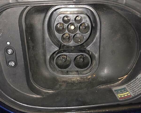 Синий Фольксваген e-Golf, объемом двигателя 0 л и пробегом 80 тыс. км за 16500 $, фото 23 на Automoto.ua