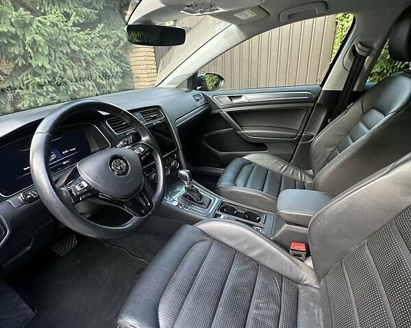 Синий Фольксваген e-Golf, объемом двигателя 0 л и пробегом 74 тыс. км за 14900 $, фото 17 на Automoto.ua