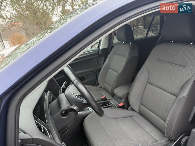 Синий Фольксваген e-Golf, объемом двигателя 0 л и пробегом 96 тыс. км за 12900 $, фото 40 на Automoto.ua