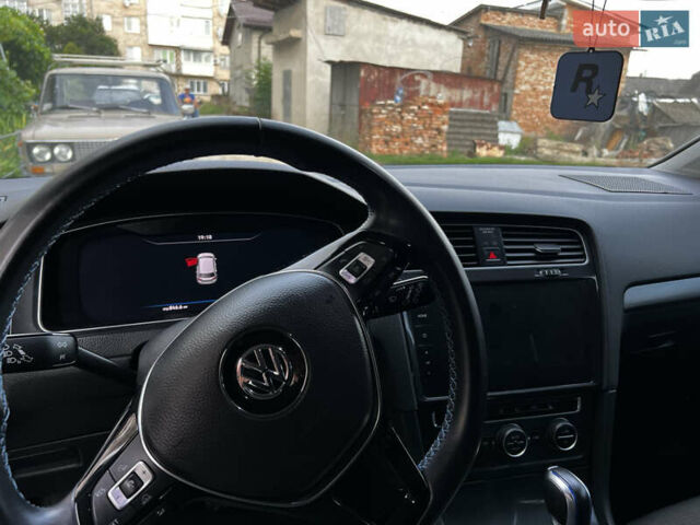 Синий Фольксваген e-Golf, объемом двигателя 0 л и пробегом 91 тыс. км за 15450 $, фото 11 на Automoto.ua