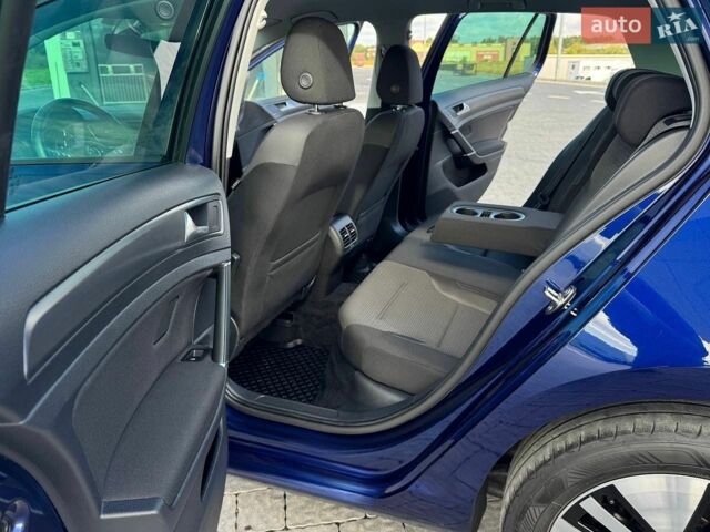 Синий Фольксваген e-Golf, объемом двигателя 0 л и пробегом 183 тыс. км за 11900 $, фото 65 на Automoto.ua