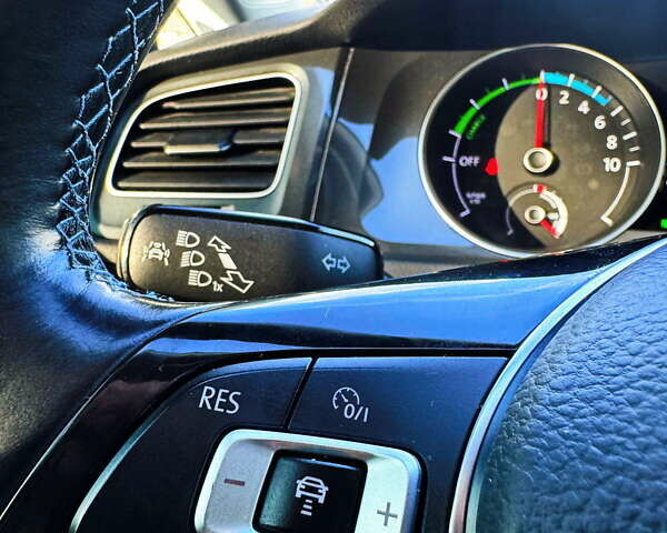 Синій Фольксваген e-Golf, об'ємом двигуна 0 л та пробігом 128 тис. км за 13999 $, фото 24 на Automoto.ua