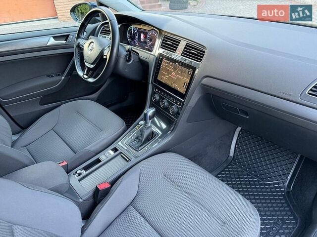 Синий Фольксваген e-Golf, объемом двигателя 0 л и пробегом 96 тыс. км за 13400 $, фото 53 на Automoto.ua