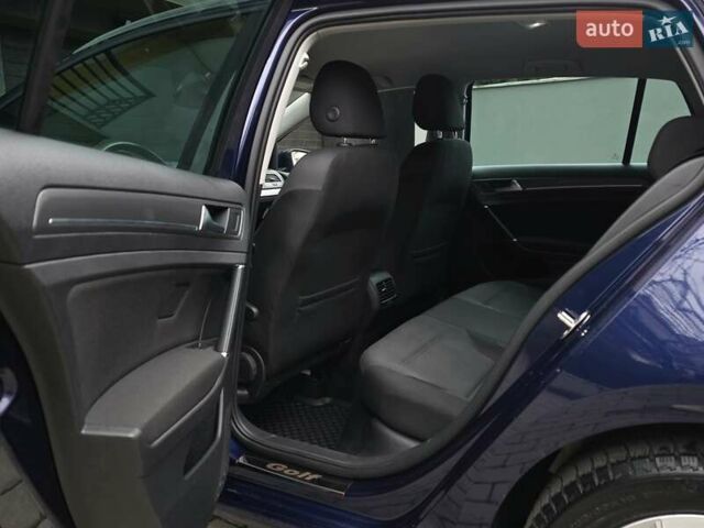 Синий Фольксваген e-Golf, объемом двигателя 0 л и пробегом 140 тыс. км за 11750 $, фото 26 на Automoto.ua