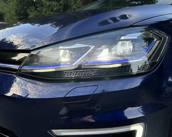 Синий Фольксваген e-Golf, объемом двигателя 0 л и пробегом 74 тыс. км за 14900 $, фото 1 на Automoto.ua