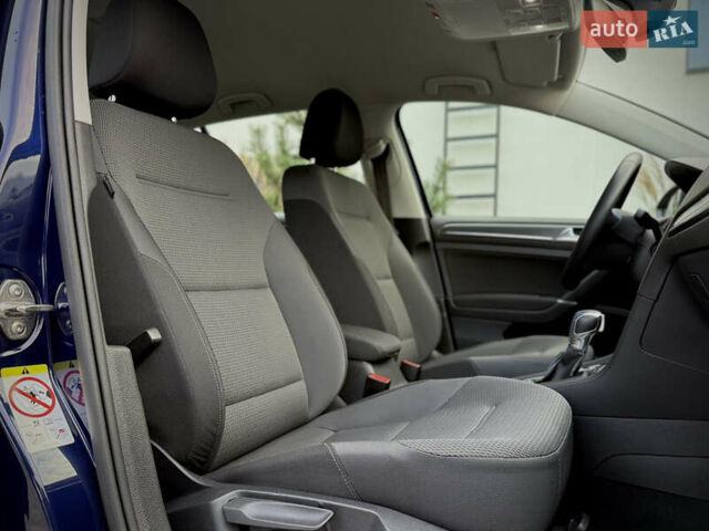 Синій Фольксваген e-Golf, об'ємом двигуна 0 л та пробігом 127 тис. км за 12950 $, фото 46 на Automoto.ua