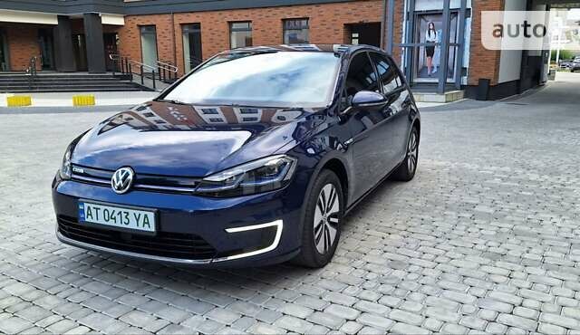 Синий Фольксваген e-Golf, объемом двигателя 0 л и пробегом 96 тыс. км за 16950 $, фото 1 на Automoto.ua