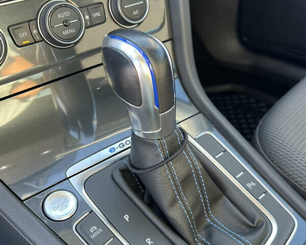 Синій Фольксваген e-Golf, об'ємом двигуна 0 л та пробігом 137 тис. км за 13400 $, фото 19 на Automoto.ua