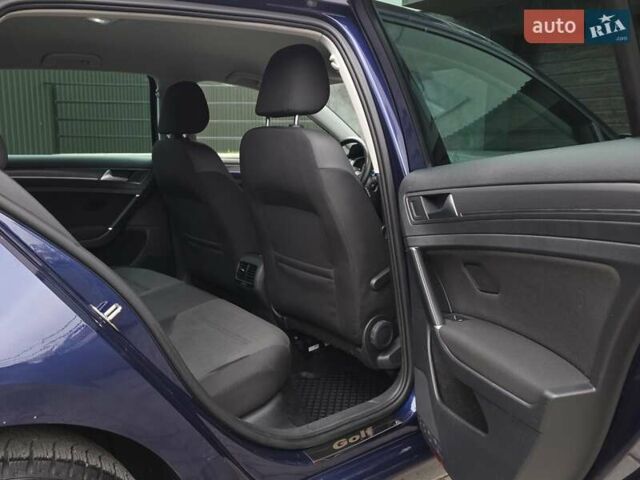 Синий Фольксваген e-Golf, объемом двигателя 0 л и пробегом 140 тыс. км за 11750 $, фото 31 на Automoto.ua