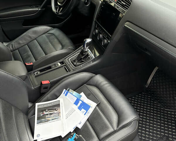 Синий Фольксваген e-Golf, объемом двигателя 0 л и пробегом 114 тыс. км за 12700 $, фото 17 на Automoto.ua