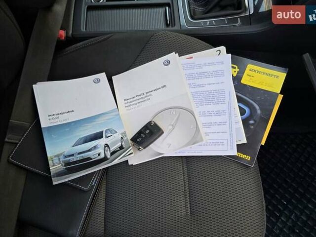 Синій Фольксваген e-Golf, об'ємом двигуна 0 л та пробігом 140 тис. км за 12299 $, фото 38 на Automoto.ua