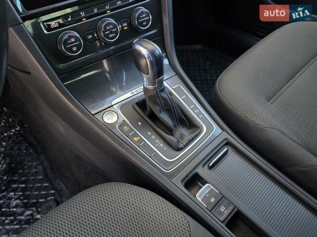 Синій Фольксваген e-Golf, об'ємом двигуна 0 л та пробігом 140 тис. км за 12299 $, фото 25 на Automoto.ua