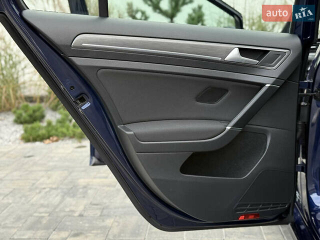 Синій Фольксваген e-Golf, об'ємом двигуна 0 л та пробігом 127 тис. км за 12950 $, фото 54 на Automoto.ua