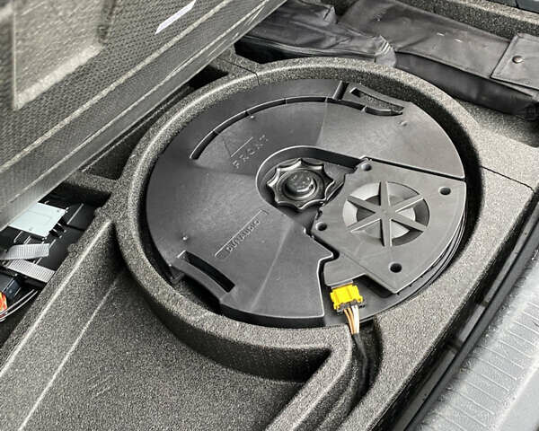 Синий Фольксваген e-Golf, объемом двигателя 0 л и пробегом 174 тыс. км за 12300 $, фото 13 на Automoto.ua