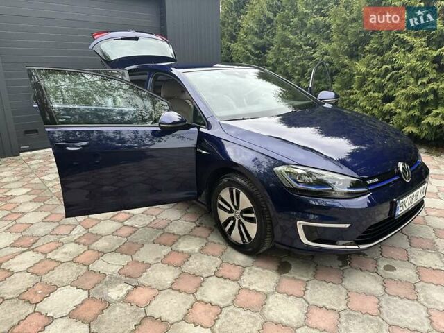 Синий Фольксваген e-Golf, объемом двигателя 0 л и пробегом 58 тыс. км за 22500 $, фото 104 на Automoto.ua