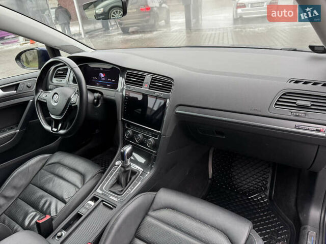 Синий Фольксваген e-Golf, объемом двигателя 0 л и пробегом 83 тыс. км за 13900 $, фото 24 на Automoto.ua