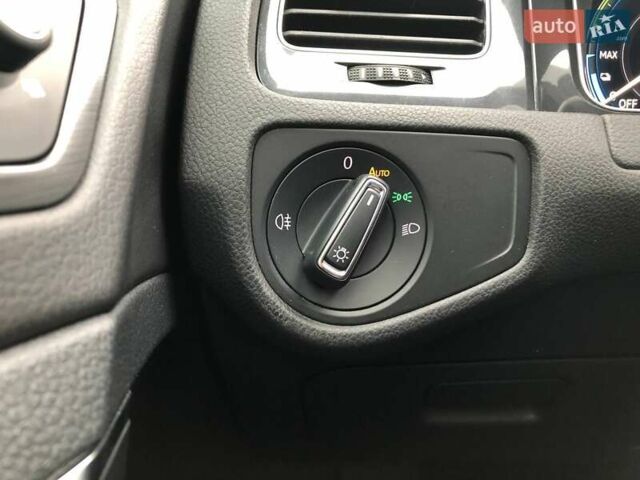 Синий Фольксваген e-Golf, объемом двигателя 0 л и пробегом 89 тыс. км за 12999 $, фото 29 на Automoto.ua