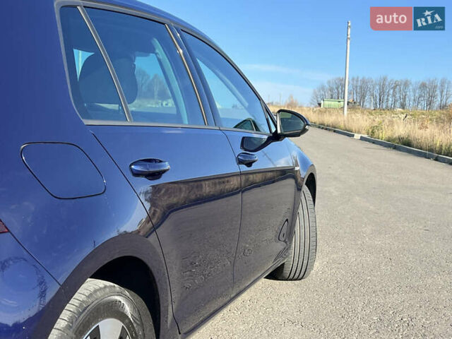 Синий Фольксваген e-Golf, объемом двигателя 0 л и пробегом 137 тыс. км за 14200 $, фото 8 на Automoto.ua