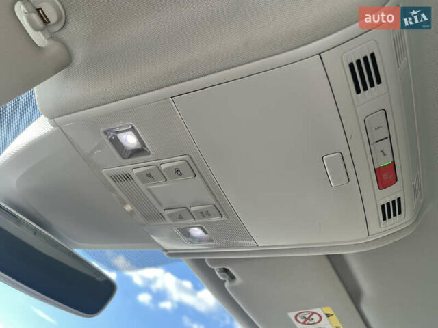 Синий Фольксваген e-Golf, объемом двигателя 0 л и пробегом 137 тыс. км за 14200 $, фото 21 на Automoto.ua