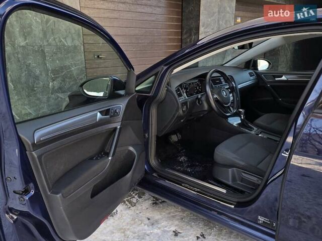 Синій Фольксваген e-Golf, об'ємом двигуна 0 л та пробігом 140 тис. км за 12299 $, фото 17 на Automoto.ua