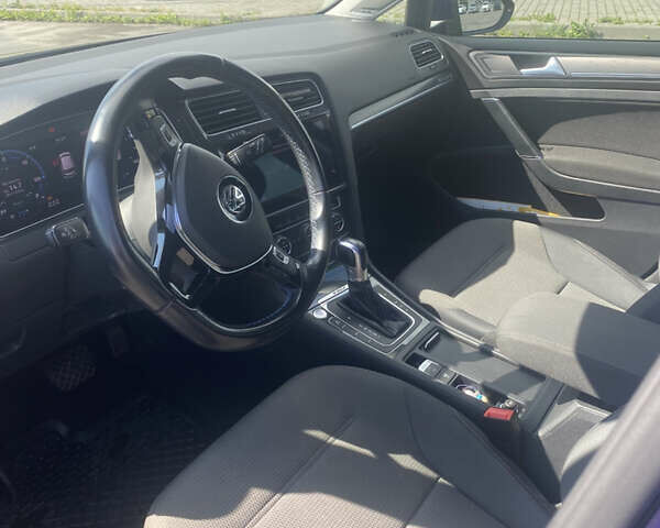 Синий Фольксваген e-Golf, объемом двигателя 0 л и пробегом 119 тыс. км за 15480 $, фото 9 на Automoto.ua