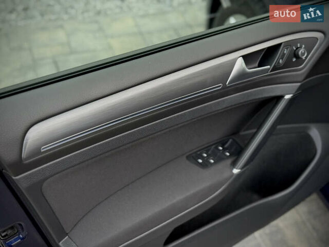 Синій Фольксваген e-Golf, об'ємом двигуна 0 л та пробігом 127 тис. км за 12950 $, фото 53 на Automoto.ua