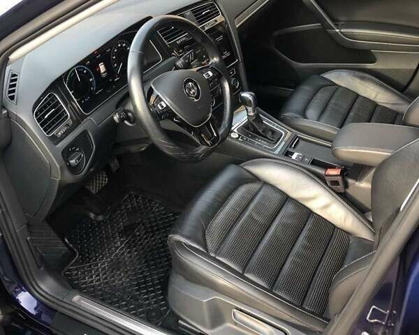 Синий Фольксваген e-Golf, объемом двигателя 0 л и пробегом 80 тыс. км за 16500 $, фото 8 на Automoto.ua