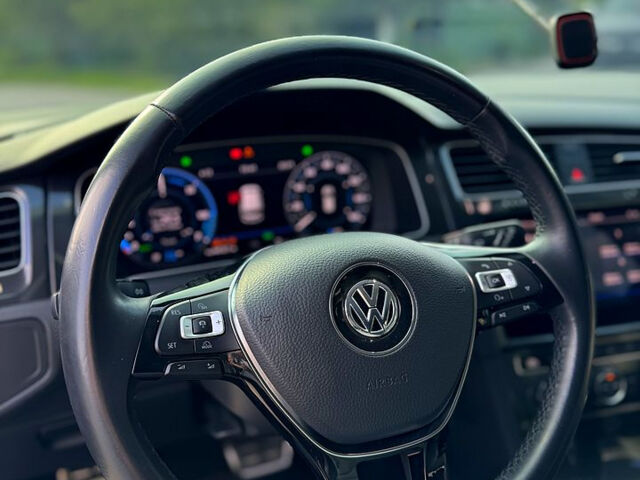 Синий Фольксваген e-Golf, объемом двигателя 0 л и пробегом 112 тыс. км за 16900 $, фото 5 на Automoto.ua
