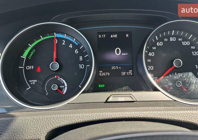 Синий Фольксваген e-Golf, объемом двигателя 0 л и пробегом 62 тыс. км за 13750 $, фото 17 на Automoto.ua