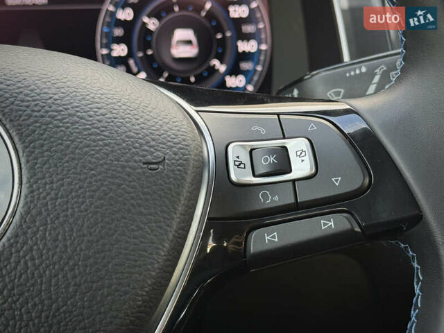 Синій Фольксваген e-Golf, об'ємом двигуна 0 л та пробігом 127 тис. км за 12950 $, фото 59 на Automoto.ua