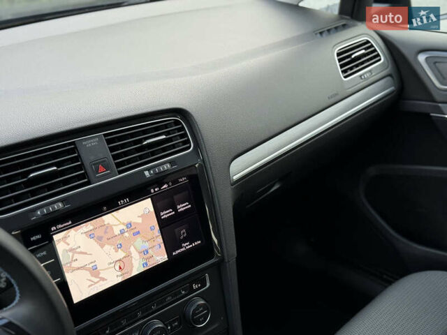 Синій Фольксваген e-Golf, об'ємом двигуна 0 л та пробігом 127 тис. км за 12950 $, фото 75 на Automoto.ua