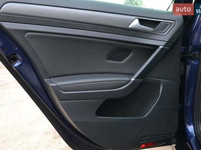 Синий Фольксваген e-Golf, объемом двигателя 0 л и пробегом 108 тыс. км за 12999 $, фото 17 на Automoto.ua