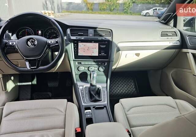 Синий Фольксваген e-Golf, объемом двигателя 0 л и пробегом 84 тыс. км за 13900 $, фото 10 на Automoto.ua