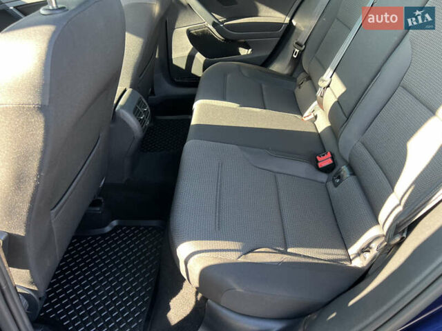 Синий Фольксваген e-Golf, объемом двигателя 0 л и пробегом 137 тыс. км за 14200 $, фото 25 на Automoto.ua